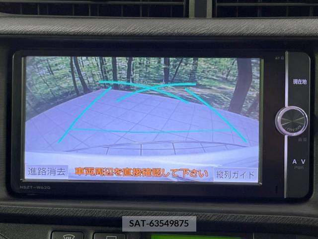 Toyota AQUA 2013-04 328279-3
