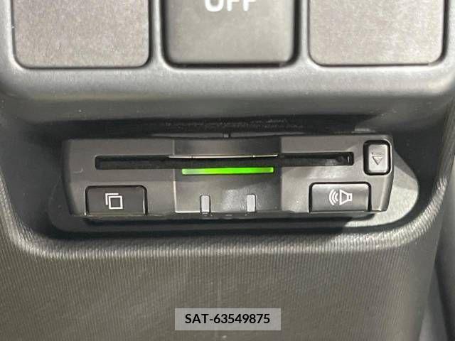 Toyota AQUA 2013-04 328279-7