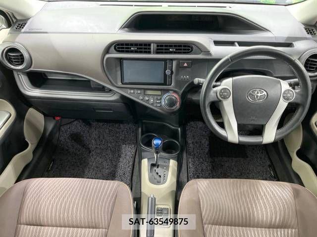 Toyota AQUA 2013-04 328279-1