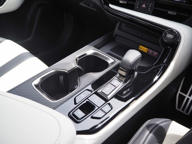Lexus NX 2022-06 7932-28