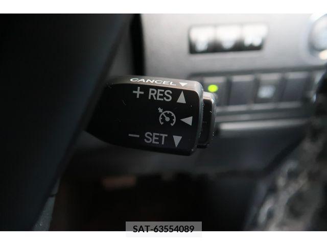 Toyota ALPHARD 2014-10 329946-13