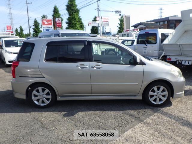 Toyota RAUM 2004-01 282666-3