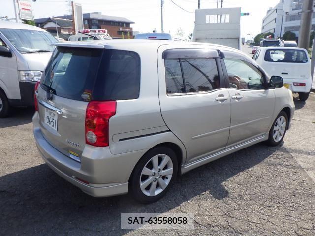 Toyota RAUM 2004-01 282666-1