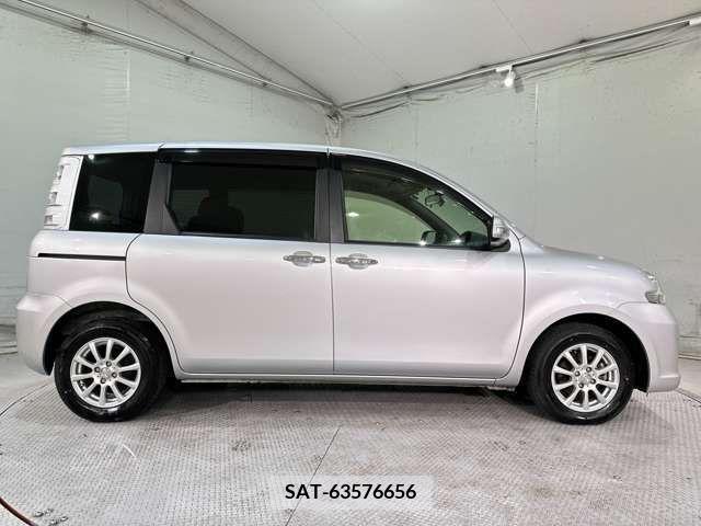 Toyota SIENTA 2014-09 242706-7