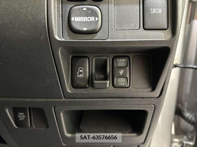 Toyota SIENTA 2014-09 242706-16