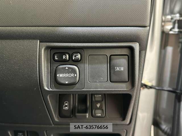 Toyota SIENTA 2014-09 242706-15