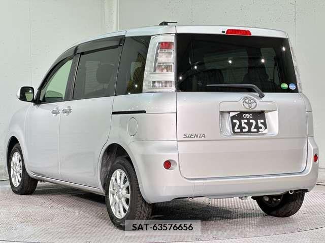 Toyota SIENTA 2014-09 242706-10