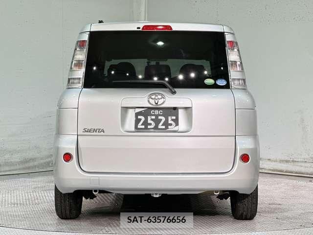 Toyota SIENTA 2014-09 242706-9