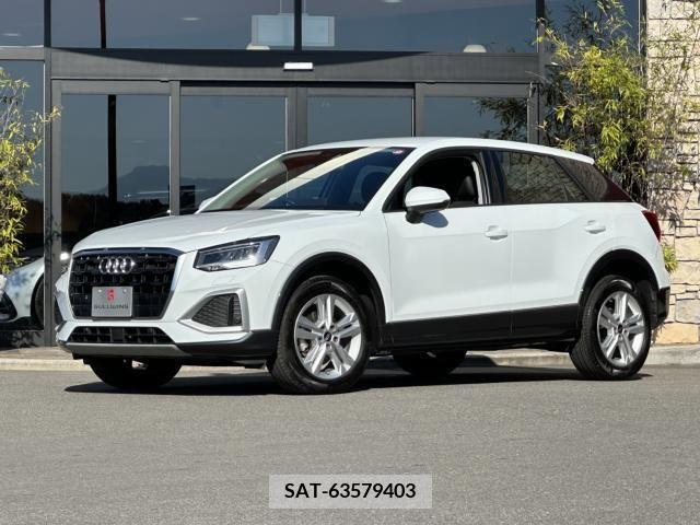Audi Q2 2021-08 208381-0