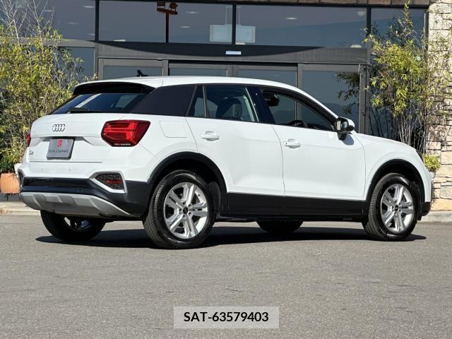 Audi Q2 2021-08 208381-2