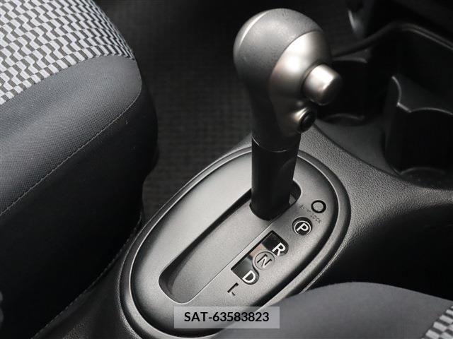 Nissan MARCH 2018-07 308132-9