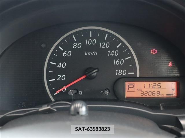 Nissan MARCH 2018-07 308132-8
