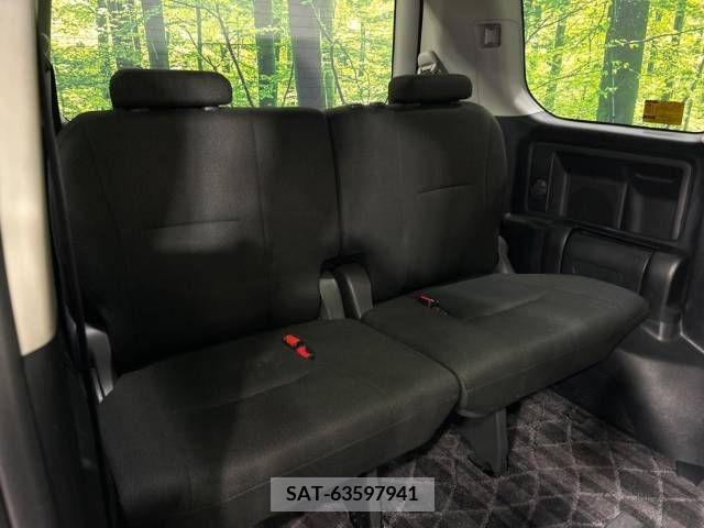 Toyota NOAH 2013-10 217066-10