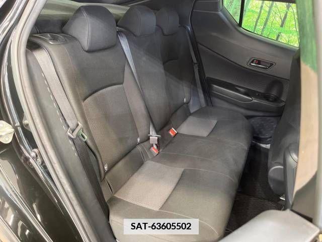 Toyota C-HR 2018-07 342545-9