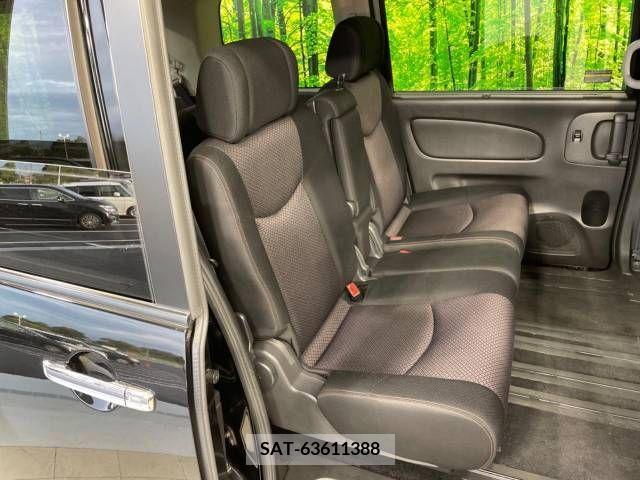 Nissan SERENA 2011-10 335373-9