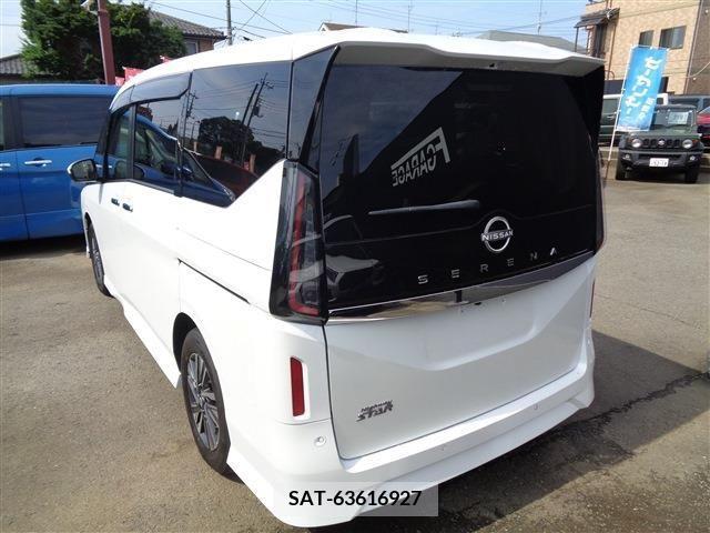 Nissan SERENA 2023-02 332096-4