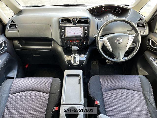 Nissan SERENA 2011-01 367740-1