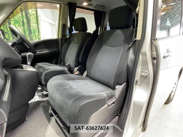 Nissan SERENA 2011-09 284345-7