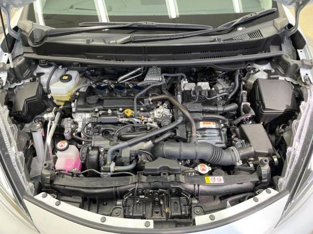 Toyota AQUA 2021-09 184699-18