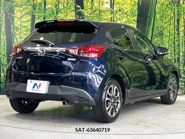 Mazda DEMIO 2015-12 359388-17