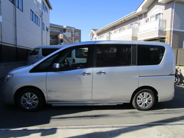 Nissan SERENA 2013-06 408-4