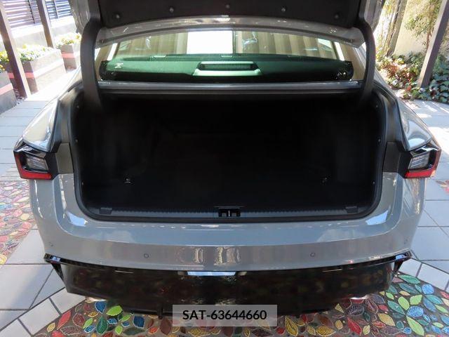 Lexus IS 2023-06 388139-27
