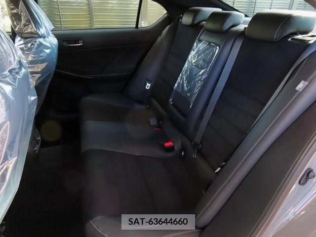 Lexus IS 2023-06 388139-26