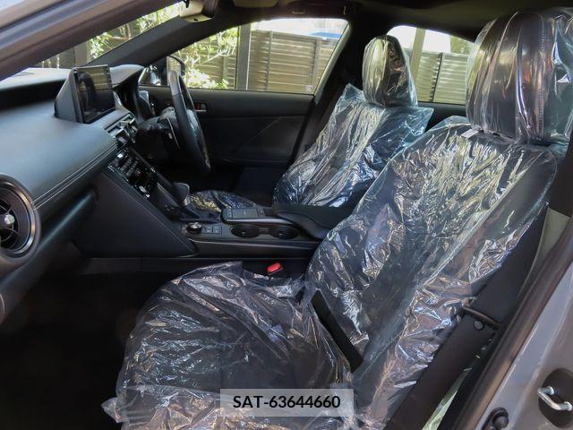 Lexus IS 2023-06 388139-25