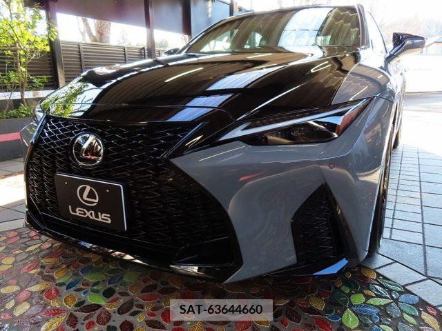 Lexus IS 2023-06 388139-6