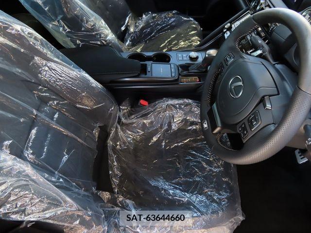 Lexus IS 2023-06 388139-20