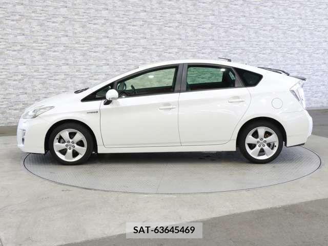 Toyota PRIUS 2011-01 366564-6