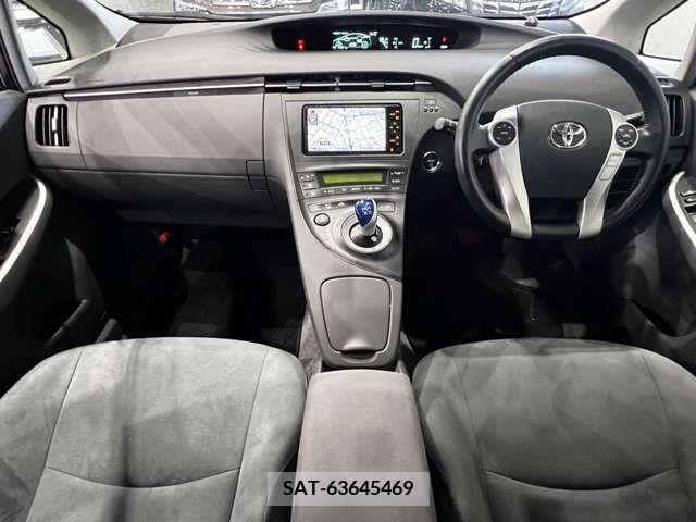 Toyota PRIUS 2011-01 366564-13