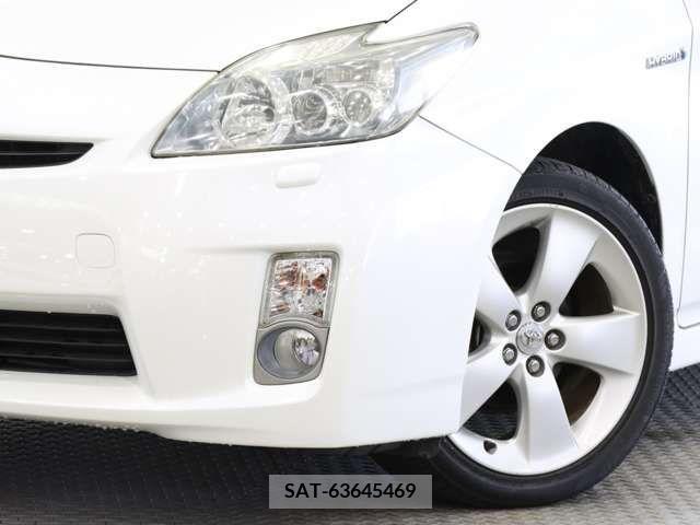Toyota PRIUS 2011-01 366564-11