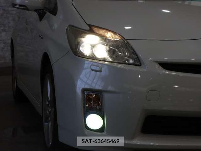 Toyota PRIUS 2011-01 366564-9
