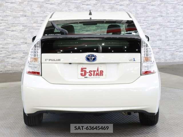 Toyota PRIUS 2011-01 366564-8