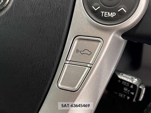 Toyota PRIUS 2011-01 366564-16