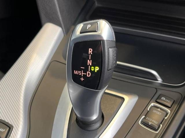 Bmw 3 SERIES 2017-09 183837-11