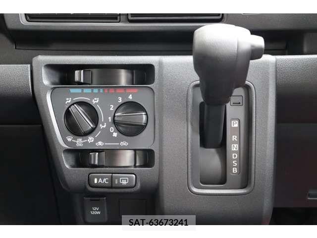 Daihatsu HIJET CARGO 2024-06 379653-6