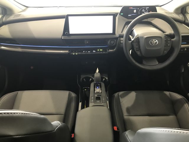 Toyota PRIUS 2023-06 19606-1