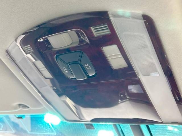 Toyota VELLFIRE 2012-05 183988-6