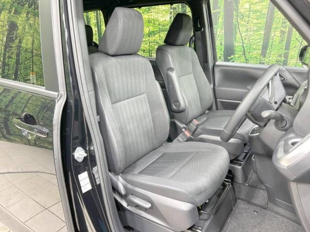Toyota VOXY 2023-03 181742-8