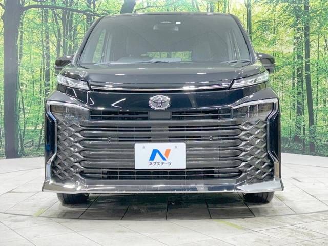Toyota VOXY 2023-03 181742-15