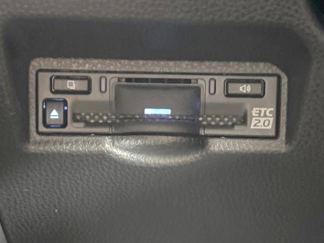 Toyota VOXY 2023-03 181742-7