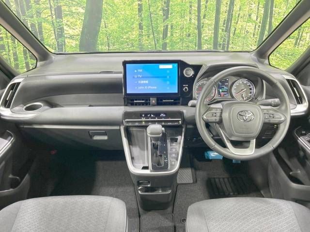 Toyota VOXY 2023-03 181742-1