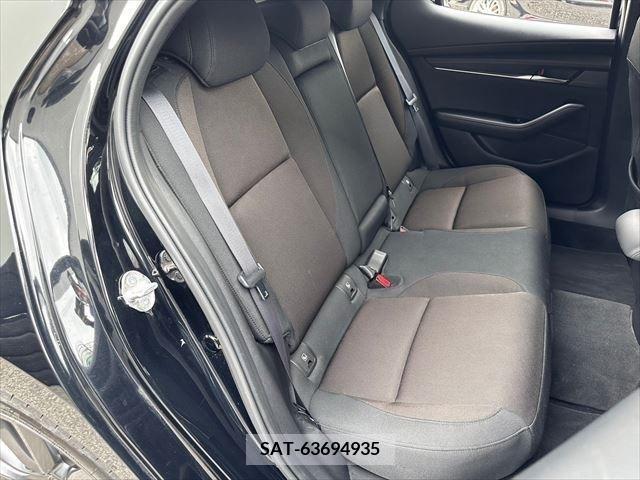 Mazda MAZDA3 2019-07 331063-8