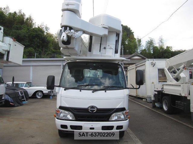 Hino DUTRO 2014-08 320391-4