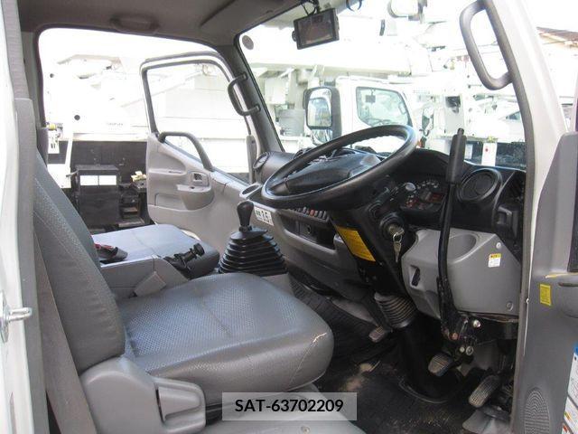 Hino DUTRO 2014-08 320391-17