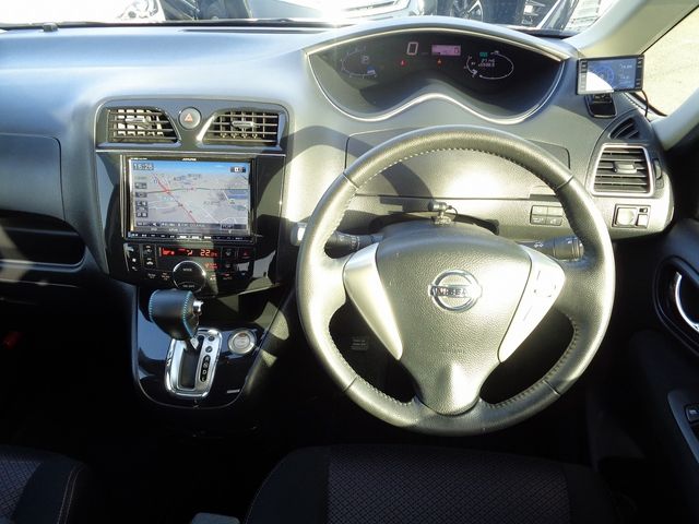 Nissan SERENA 2012-07 182280-1