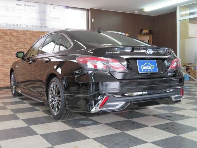 Toyota CROWN SEDAN 2018-06 10989-1