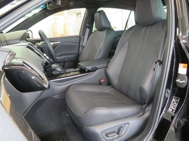 Toyota CROWN SEDAN 2018-06 10989-5